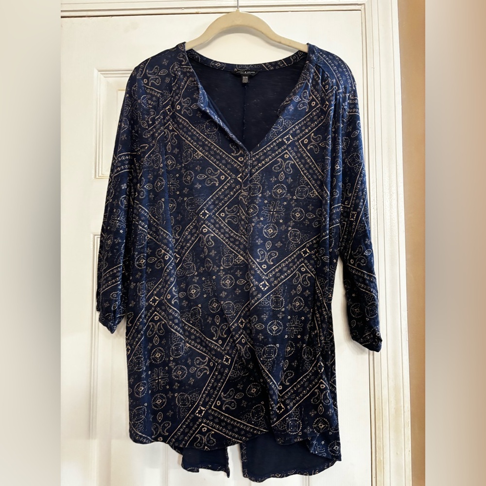 Lucky Brand woman’s blouse - Picture 2 of 7